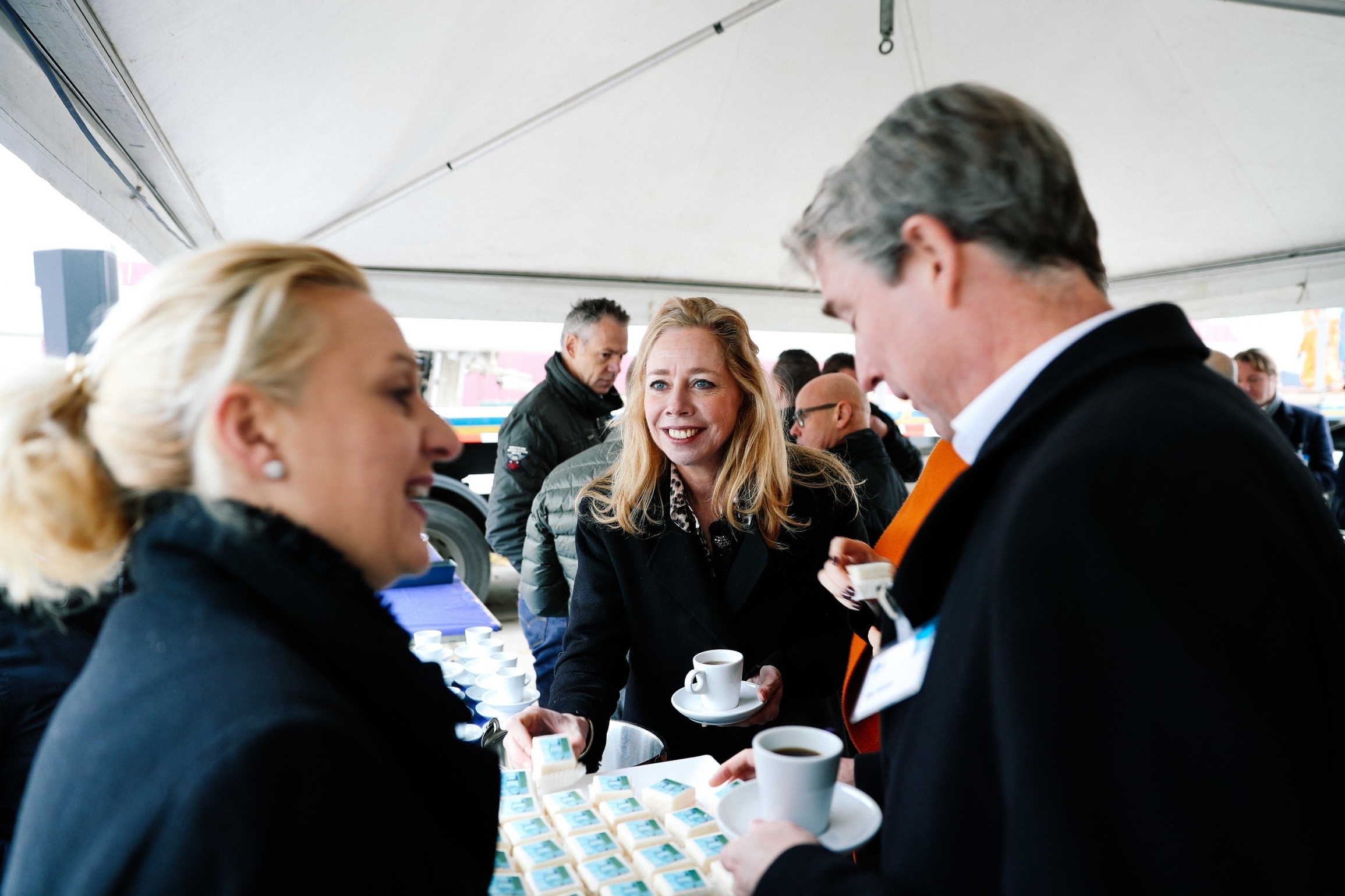 Eerste paal geslagen voor nieuwe magazijn CB
