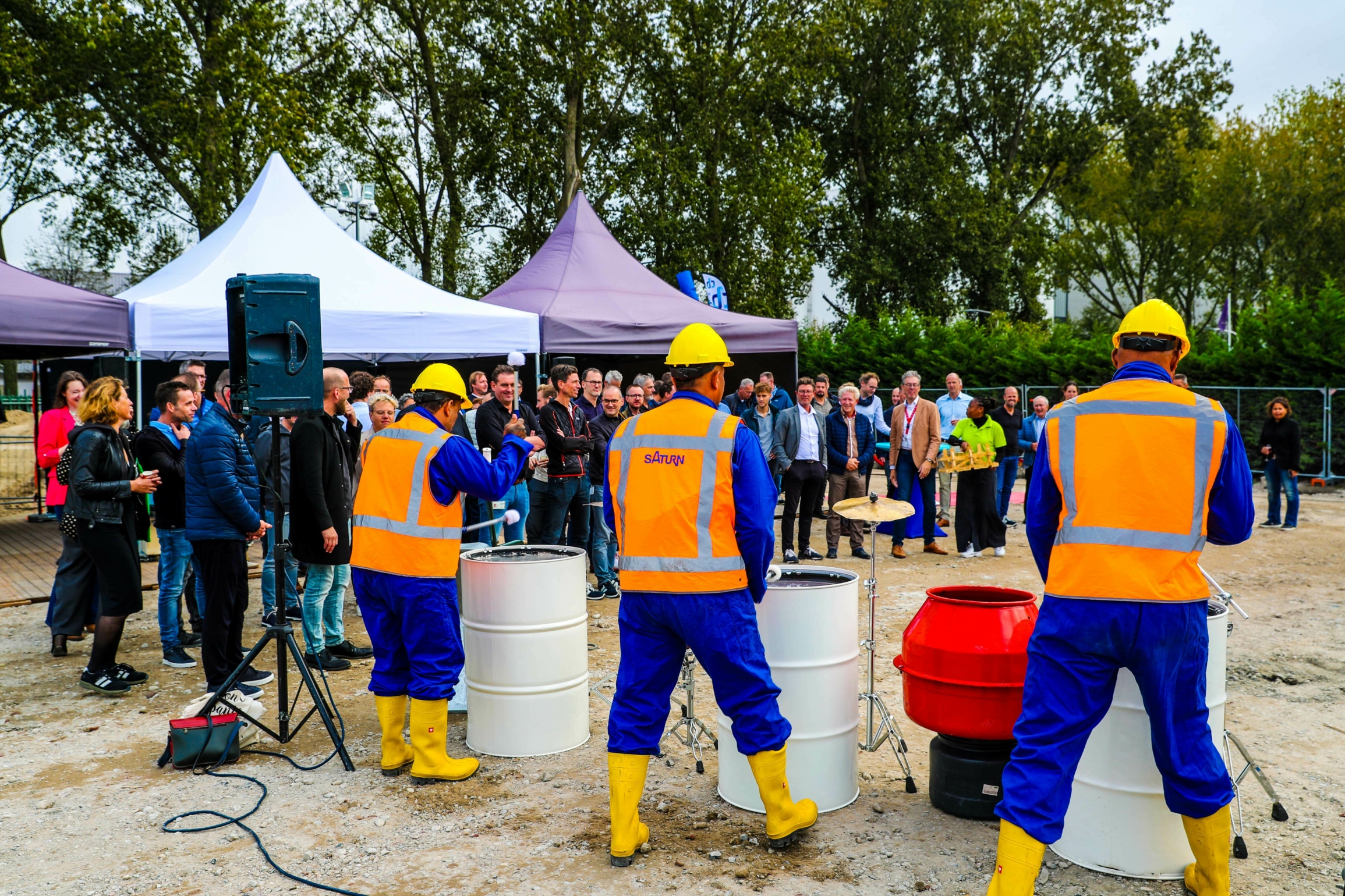 Bouw van nieuw magazijn feestelijk van start