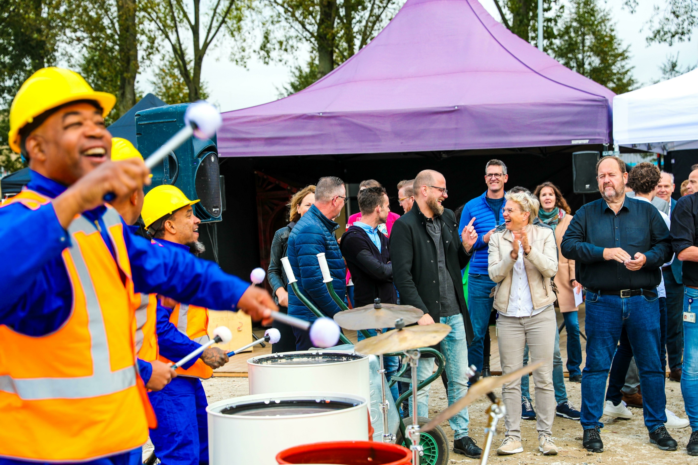 Bouw van nieuw magazijn feestelijk van start